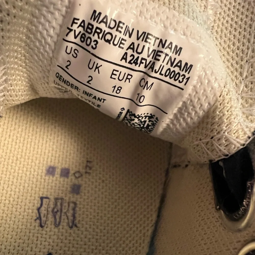 Converse baby size